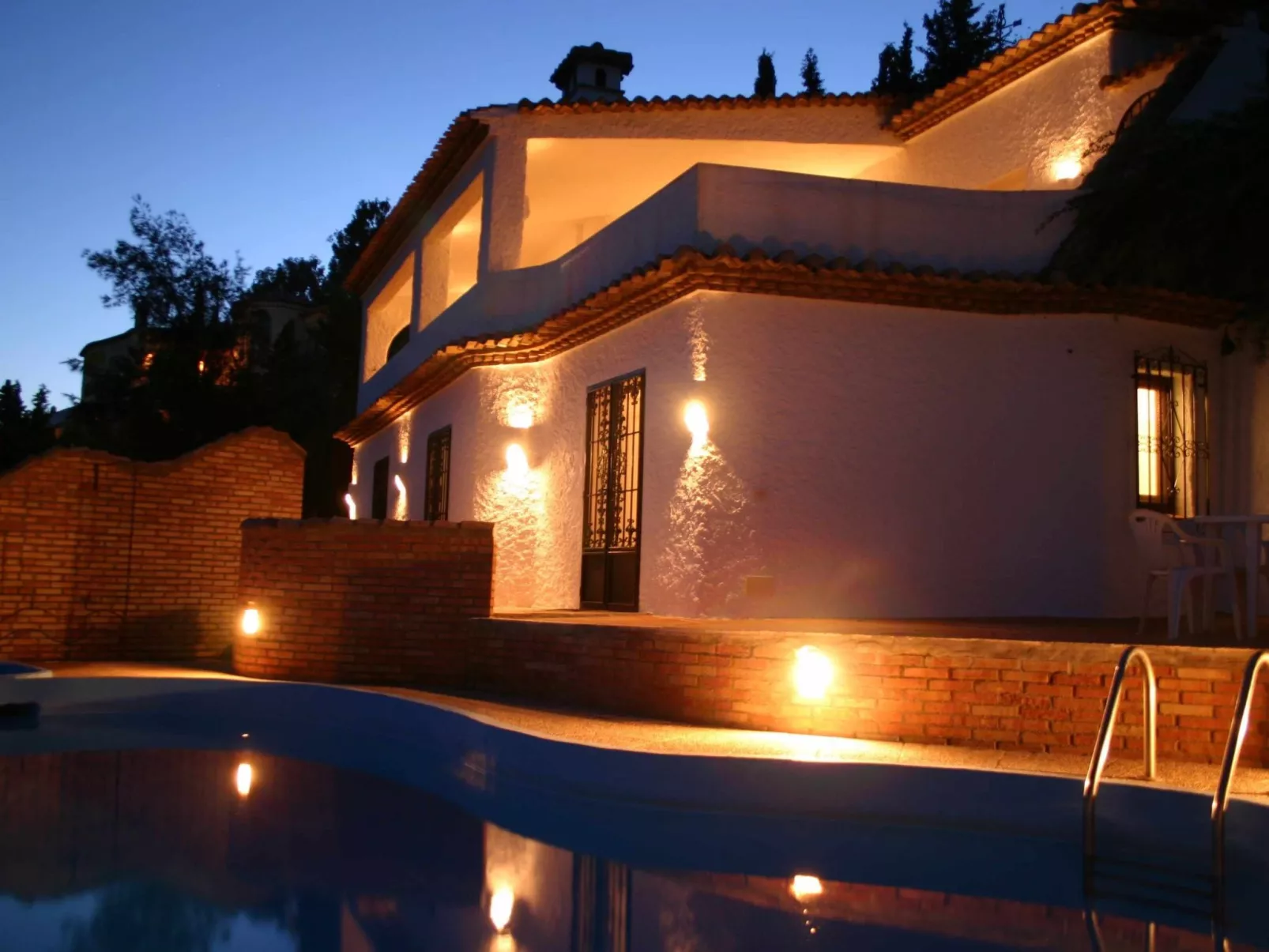 Villa mit außergewöhnlicher Aussicht und beheiztem Pool-Image-tags.info