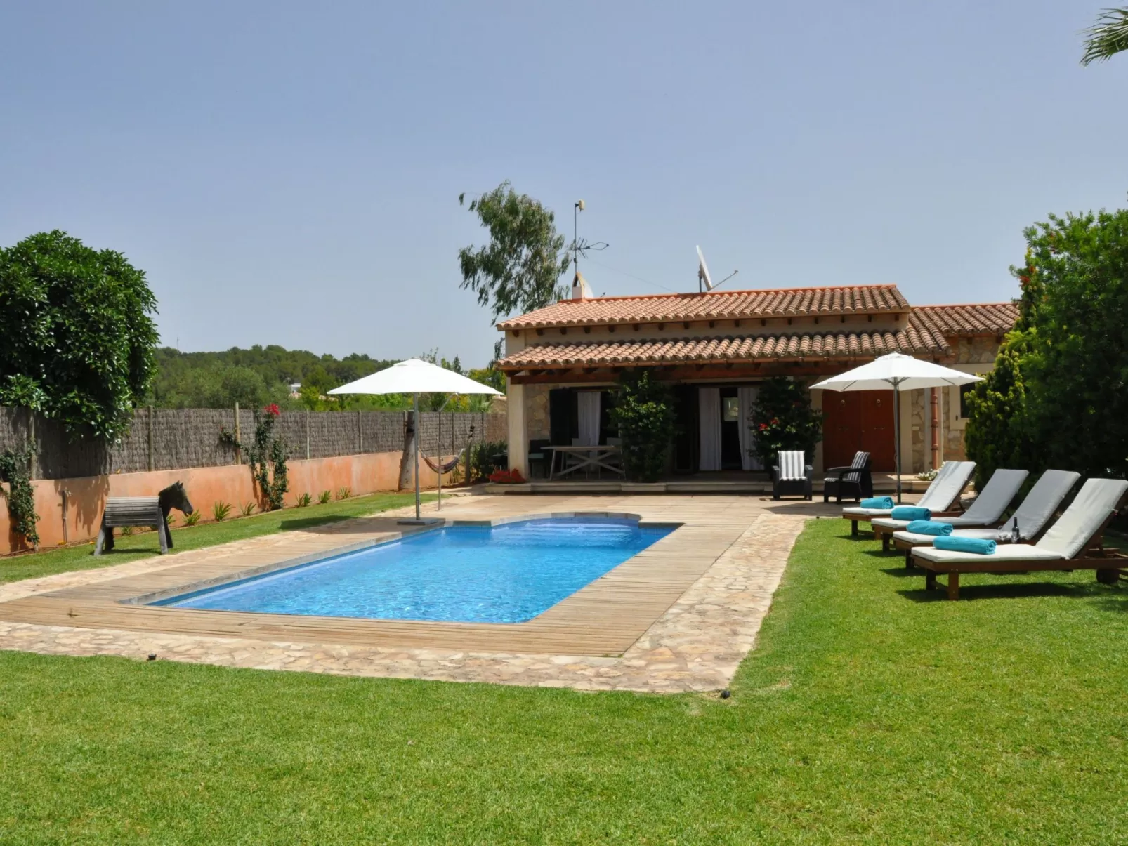 Villa Vista Verde mit Pool und Garten-Buiten