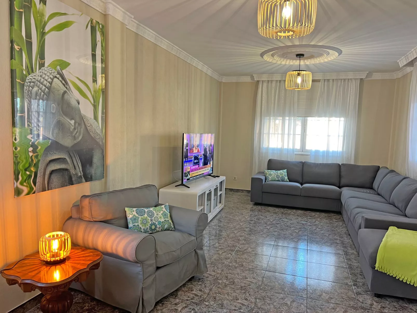 Villa "Esmeralda" mit Garten, Grill und Terrasse-Binnen