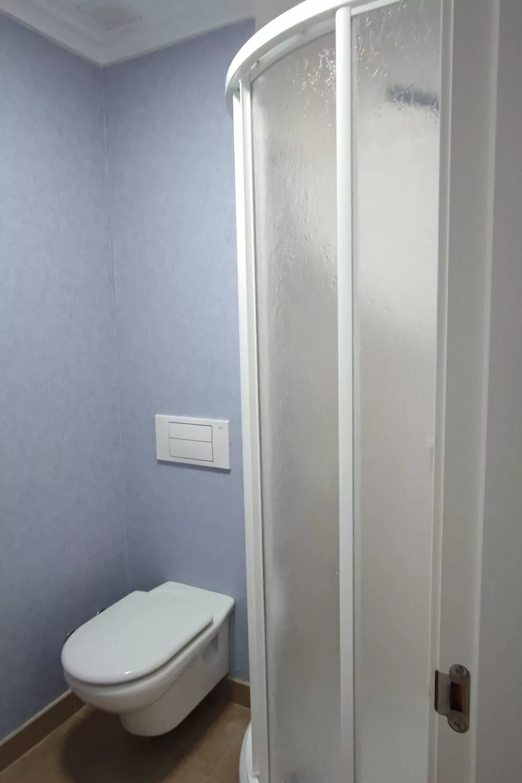 La Invincible Terreros in der 1. Reihe des Strandes-Binnen