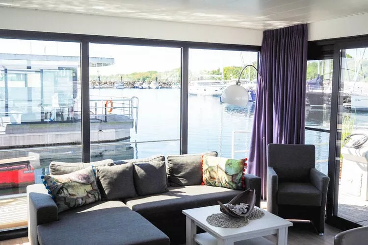 Hausboot Family & Friends LP 4 / 1-2 Personen-Woonkamer