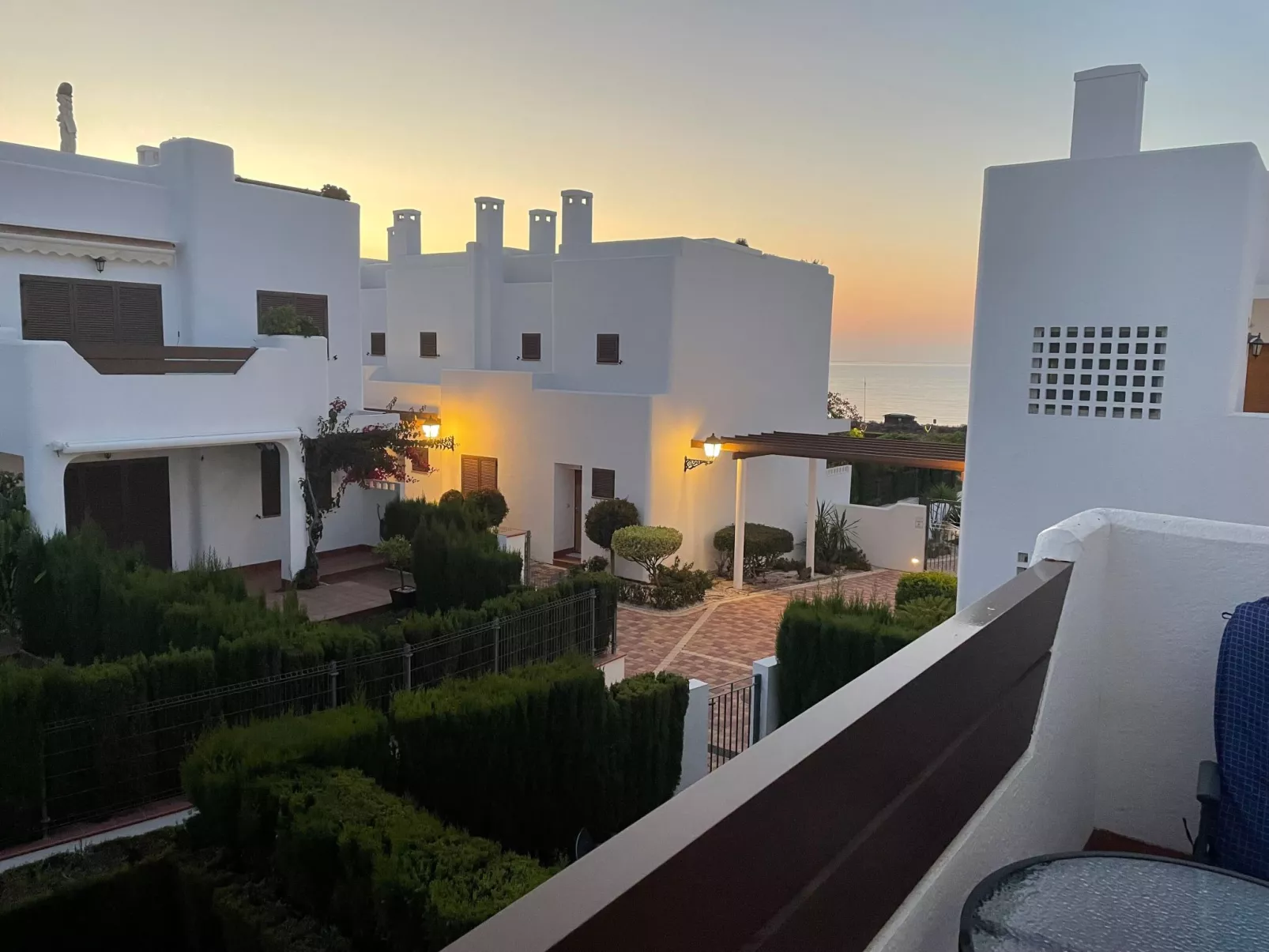 Entspannungs- und Aktivitätsumgebung - E-Ladegerät-Buiten