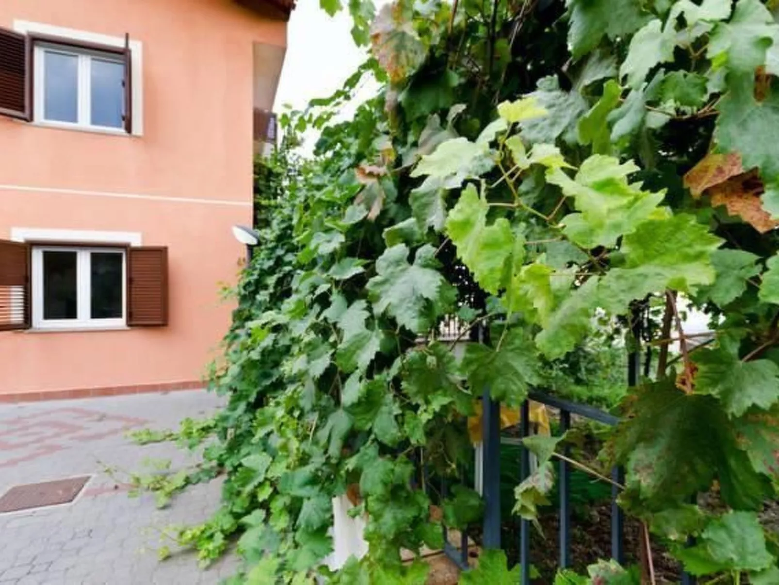 Anwesen "Casa Malù" mit Blick aufs Wasser-Buiten