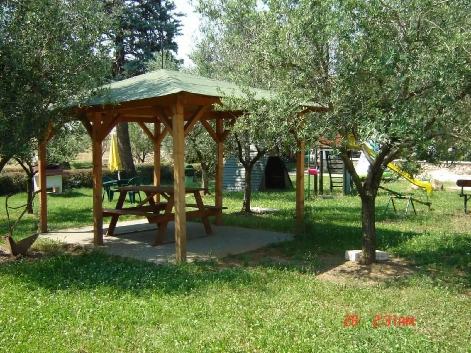 Wohnung mit Garten in der Nähe des Gardasees-Buiten