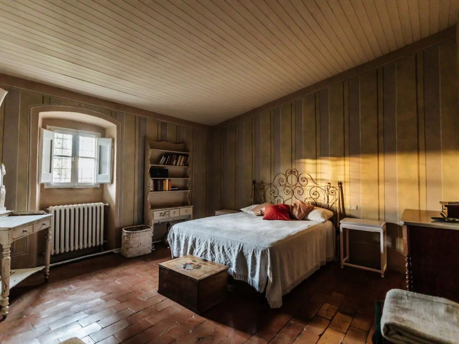 Wunderschöne Villa mit atemberaubender Aussicht und privatem Pool-Image-tags.info