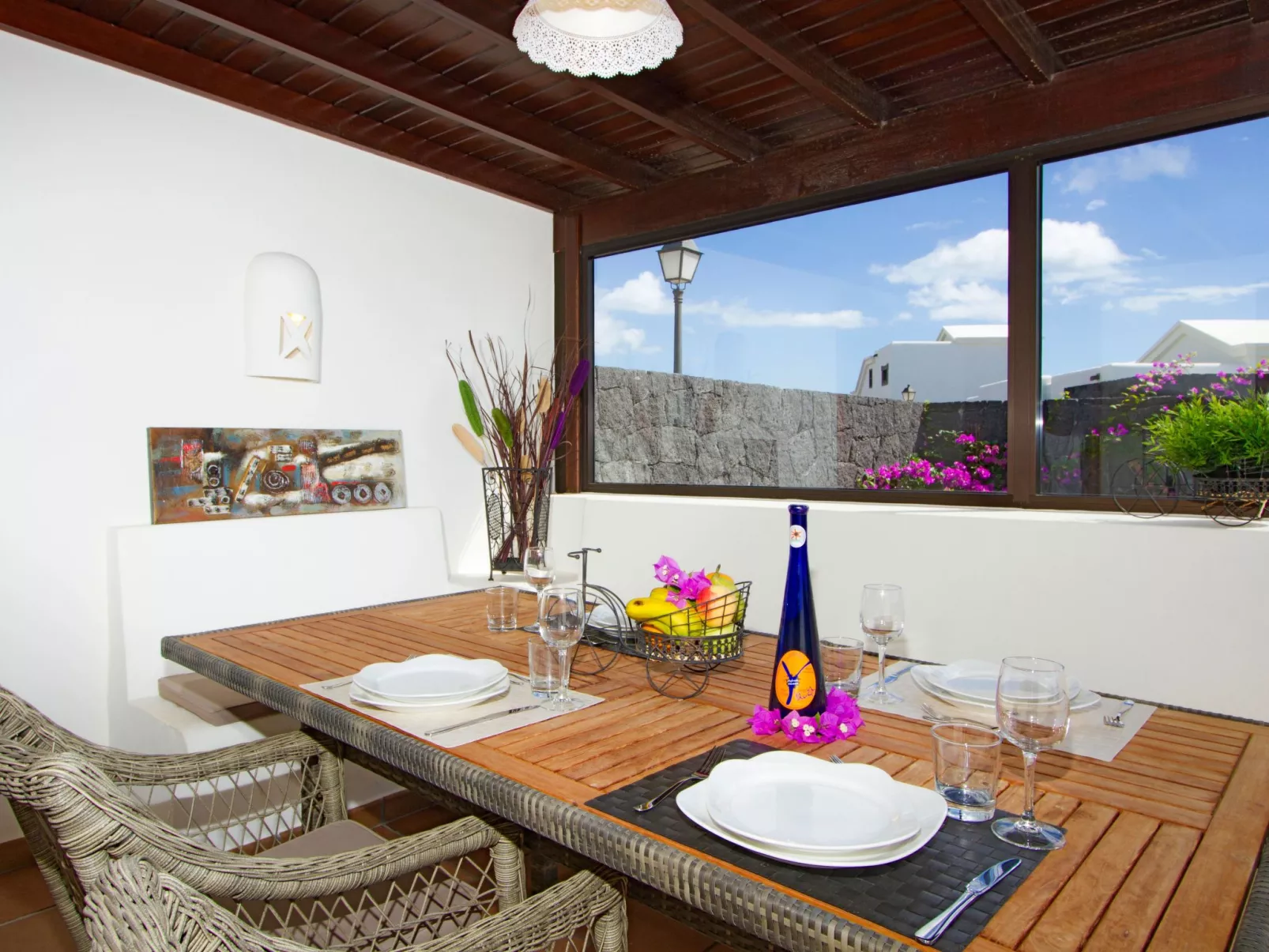 Charmantes Ferienhaus in Yaiza mit Privatem Pool-Buiten