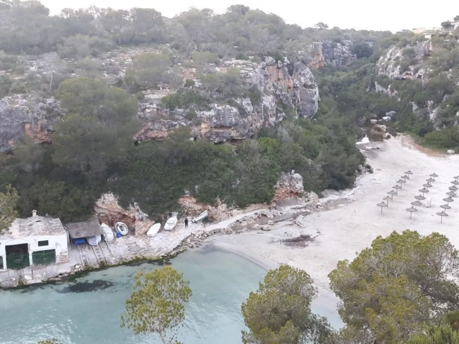 Freistehendes Landhaus mit Schwimmbad-Buiten