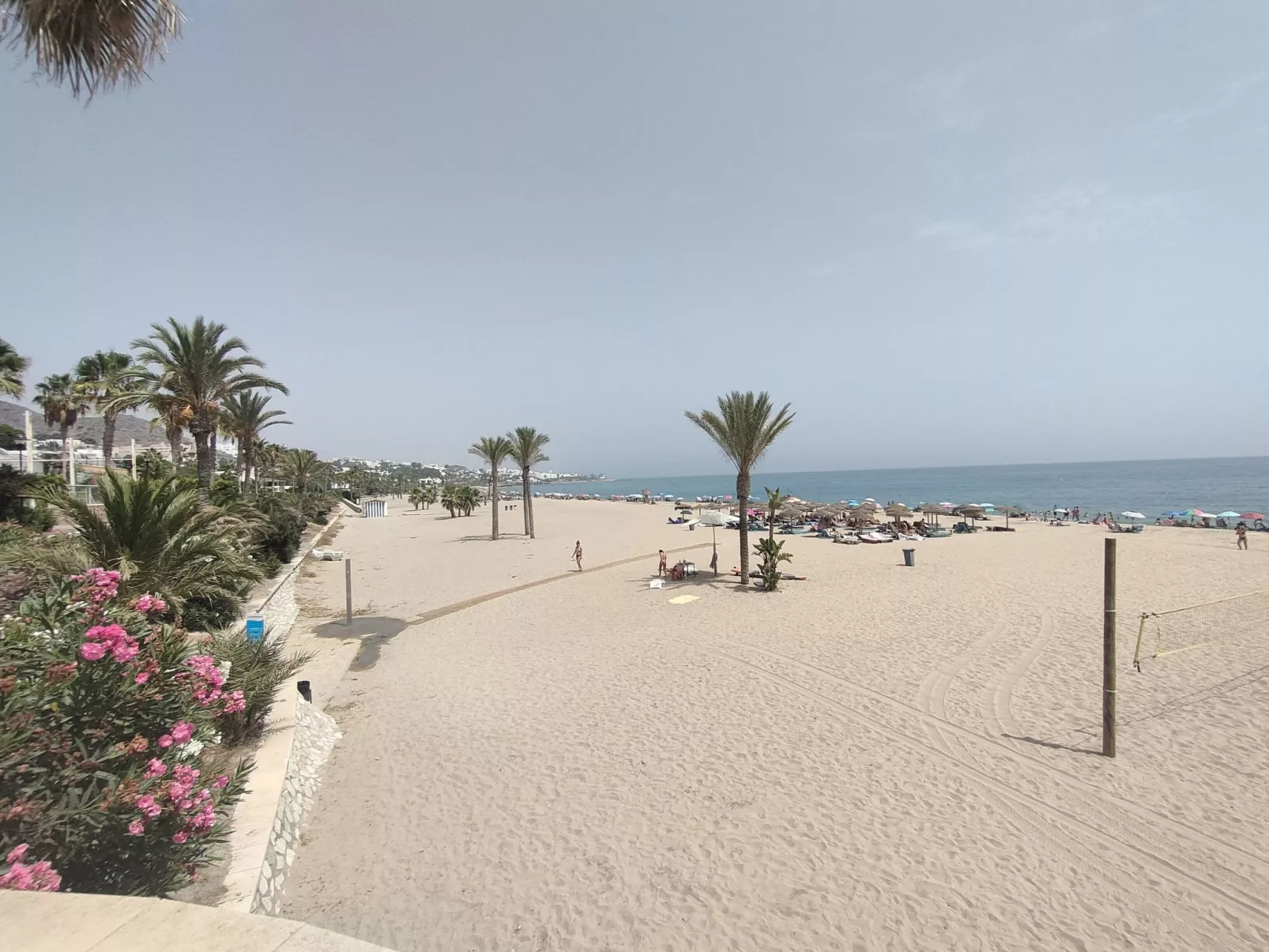 "La Invincible Moja" (Die unbesiegbare Moja)-Buiten