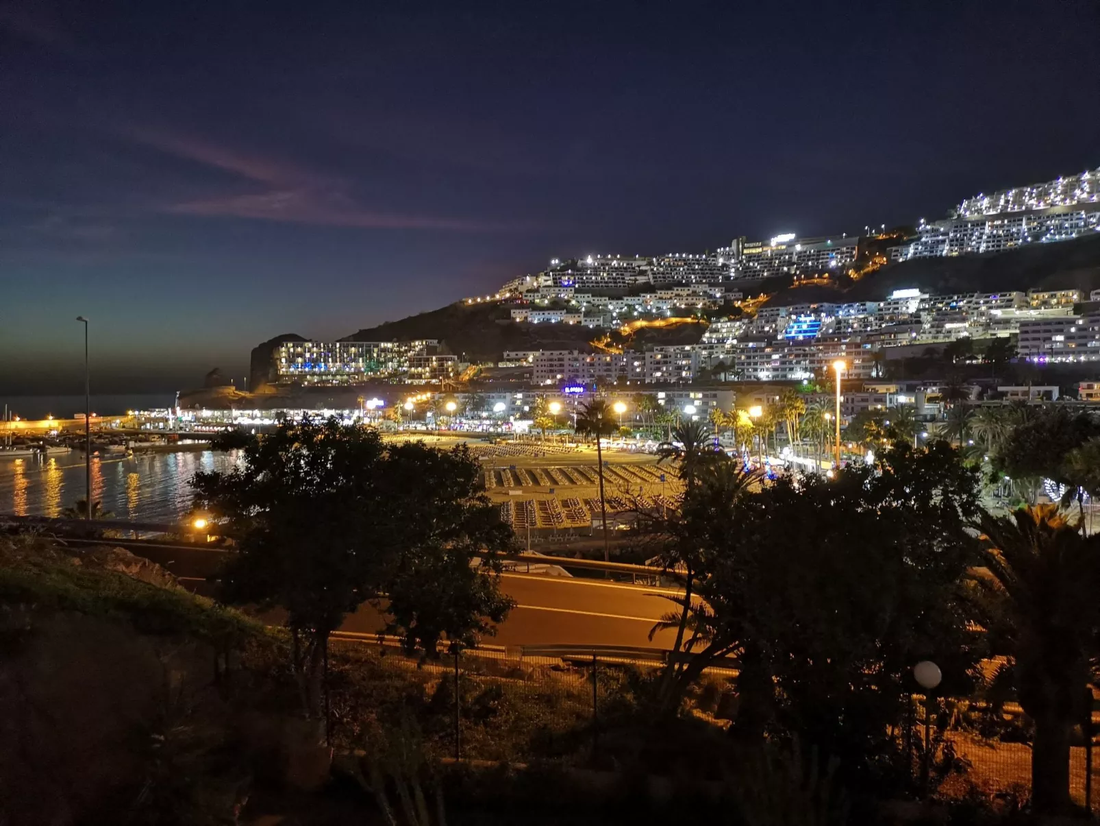Schöne und romantische Aussichten bei Tag und Nacht-Buiten