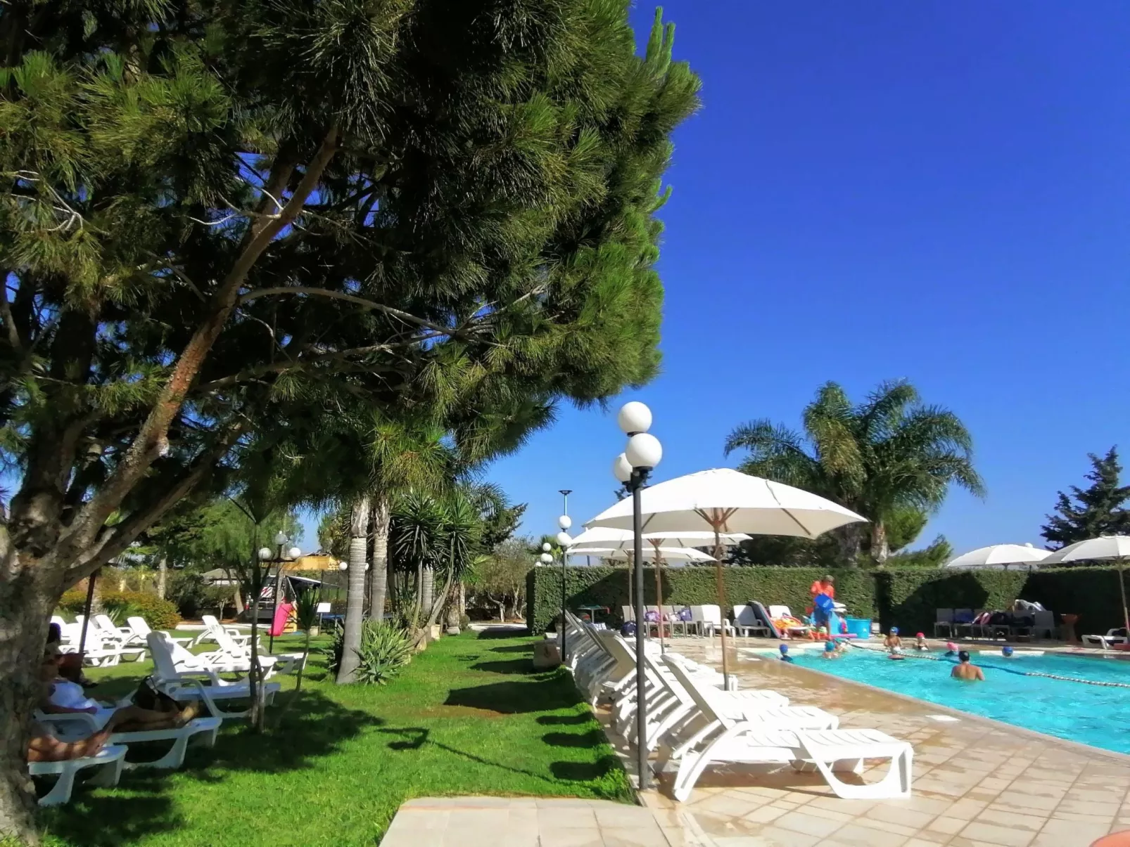 Appartement in Marsala mit gemeinschaftlichem Pool, Grill und Garten-Buiten