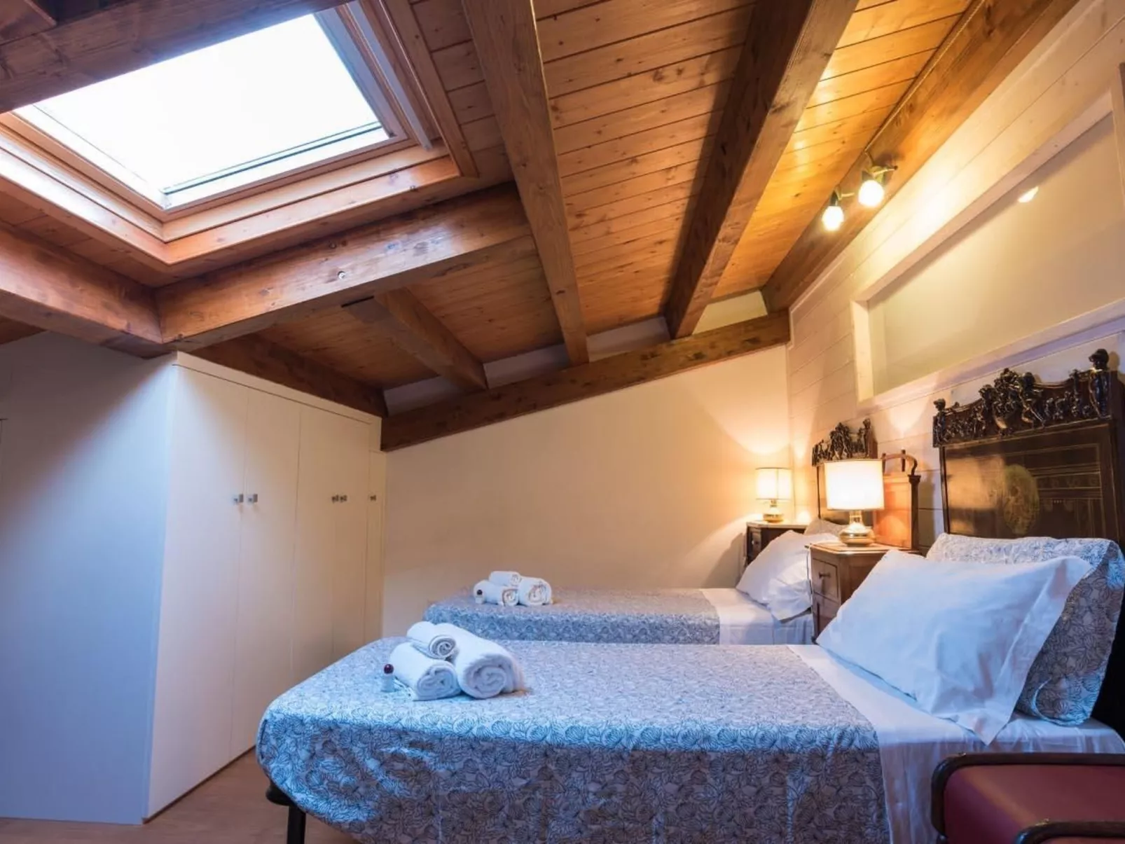 Agamennone, Wohnung 20 Meter vom Meer entfernt mit einer möblierten Terrasse.-Binnen