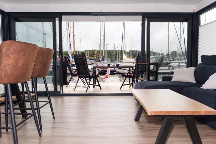 Hausboot Family & Friends mit Hund LP 10 / 4 Personen