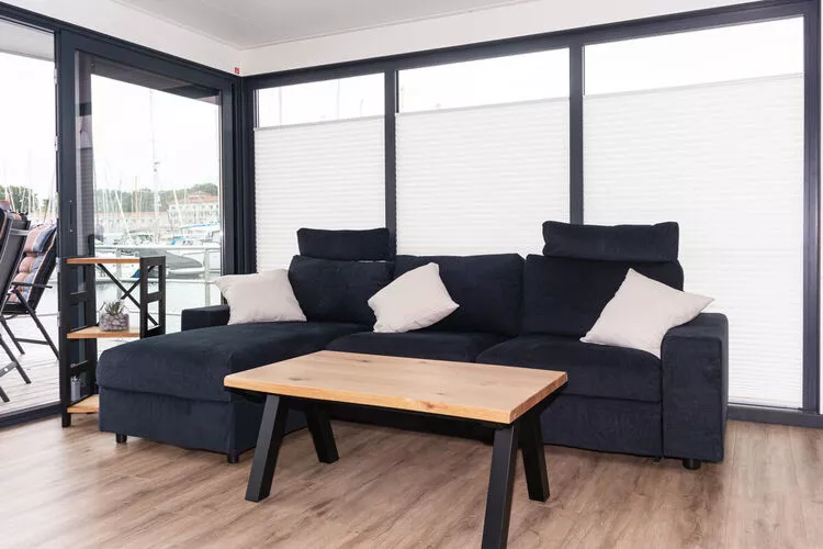 Hausboot Family & Friends mit Hund LP 10 / 4 Personen-Woonkamer