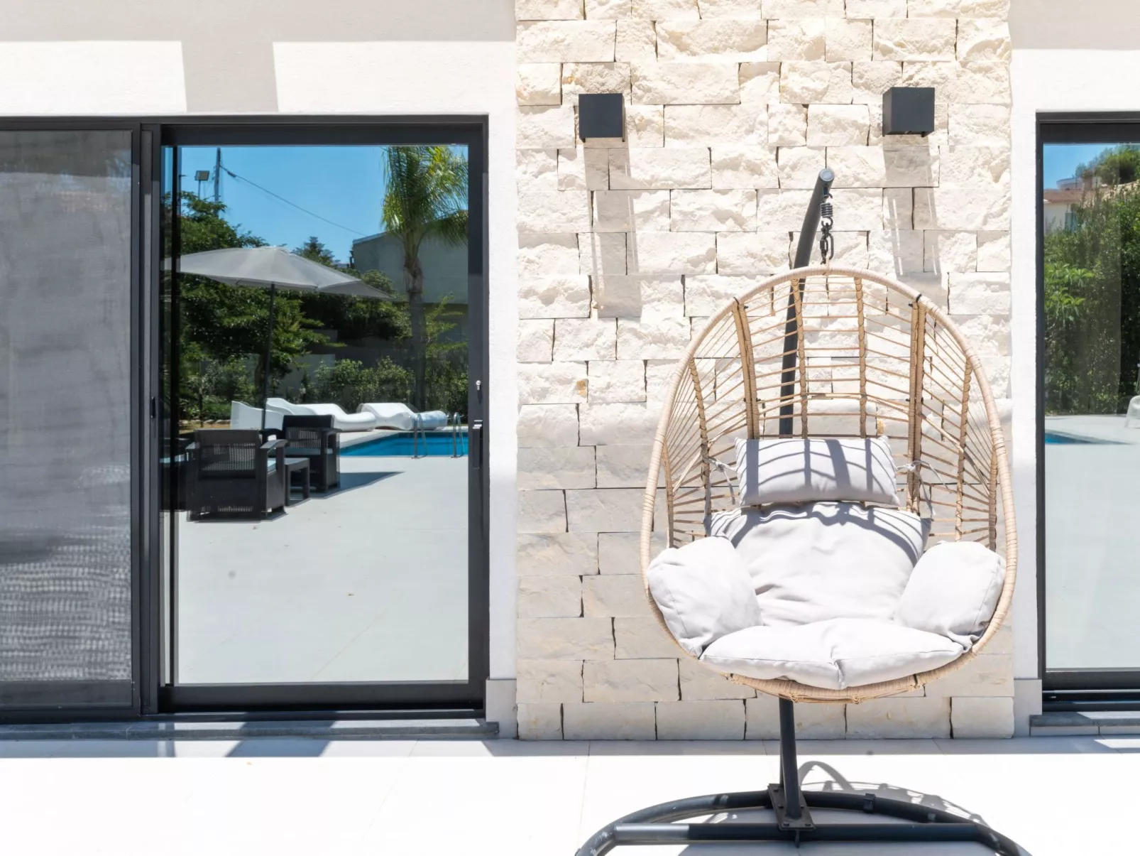 Nereide, Luxusvilla mit Pool am Meer-Image-tags.info