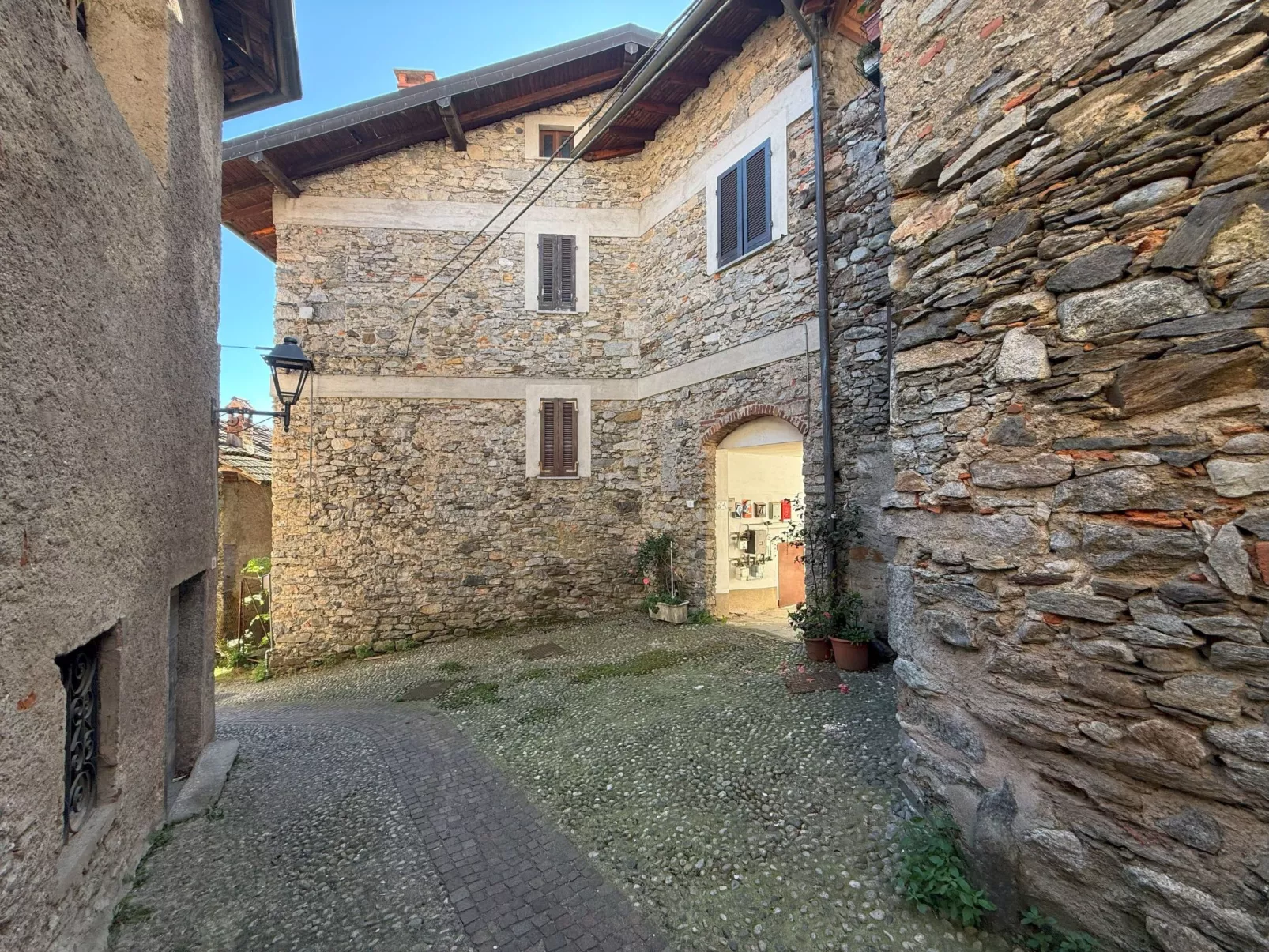 Neue moderne Seeüberdachung von Holiday World-Image-tags.info