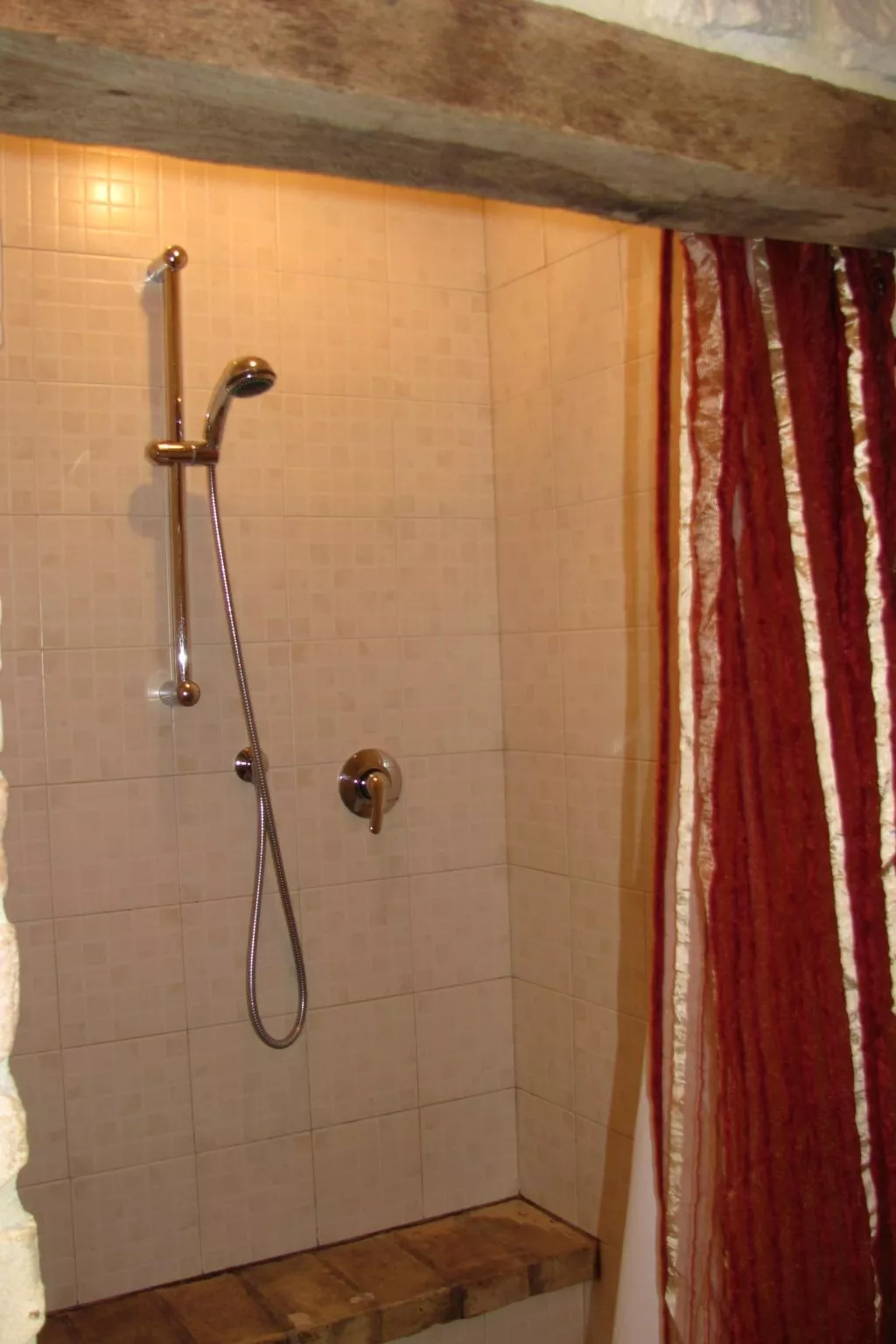 Große Wohnung mit Blick von den Bergen bis zum Meer-Binnen