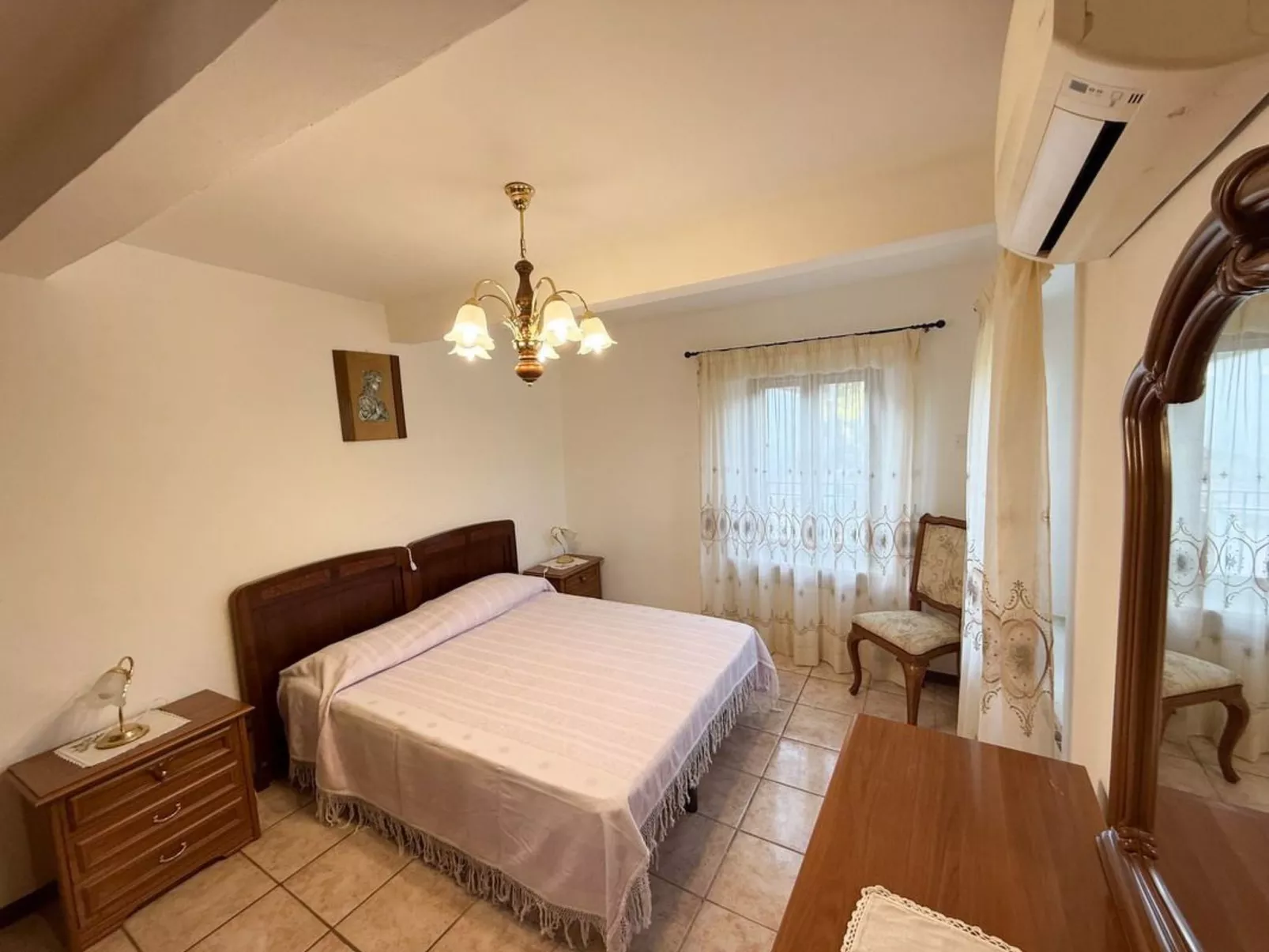 Ferienvilla mit privatem Pool und Whirlpool-Binnen