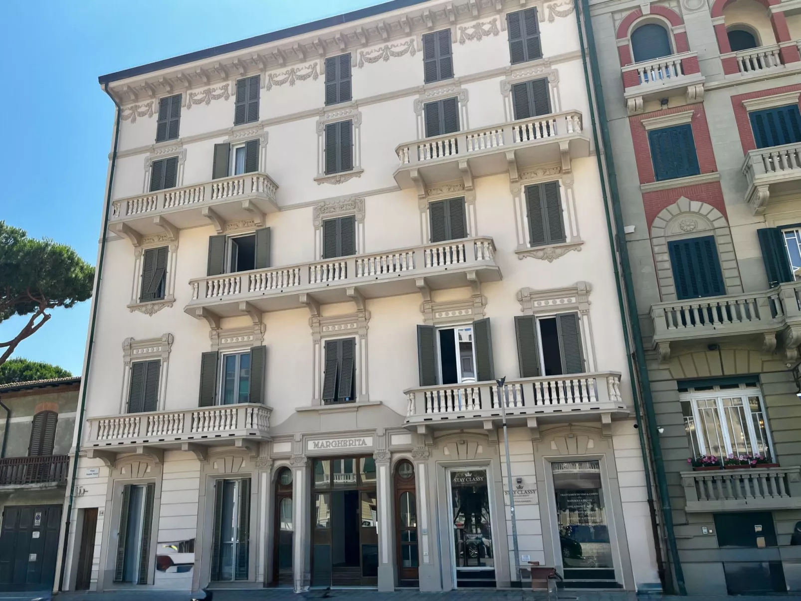 Lucevan le stelle von Holiday World-Buiten