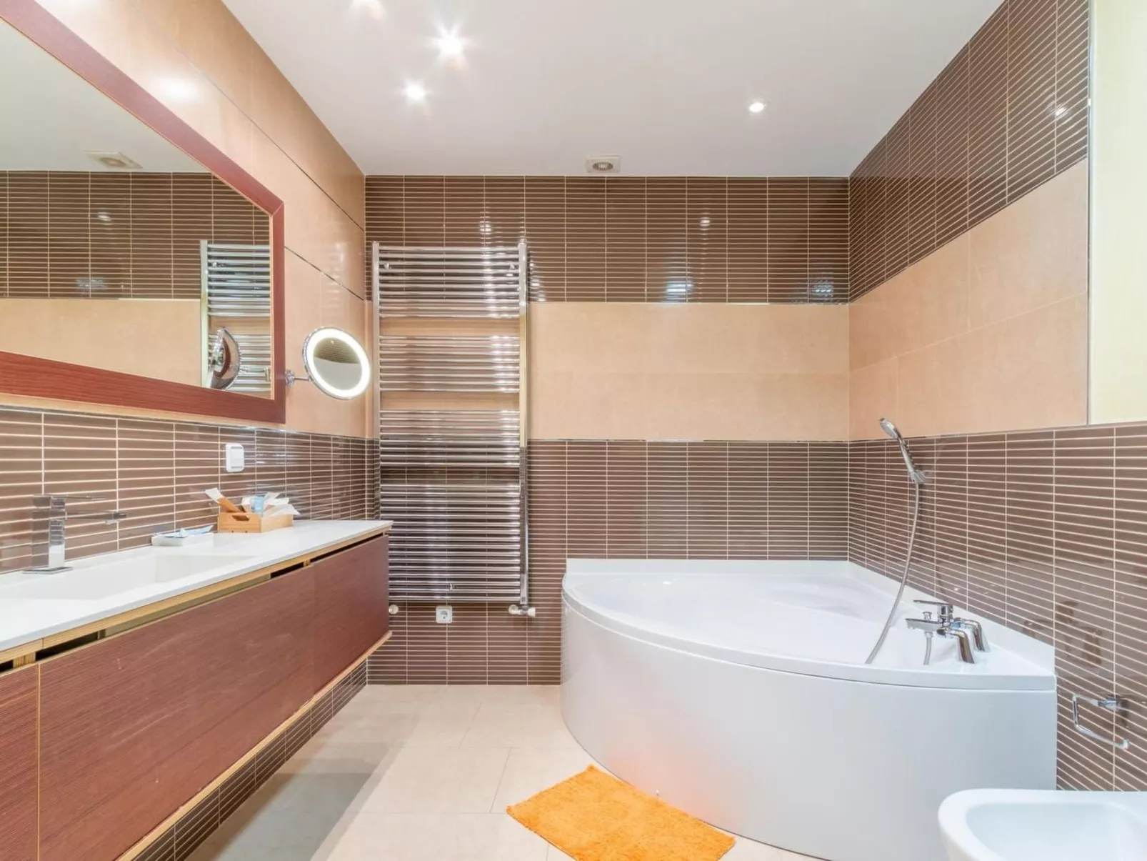 Haus mit privatem Pool, Garten und privatem Parkplatz-Binnen