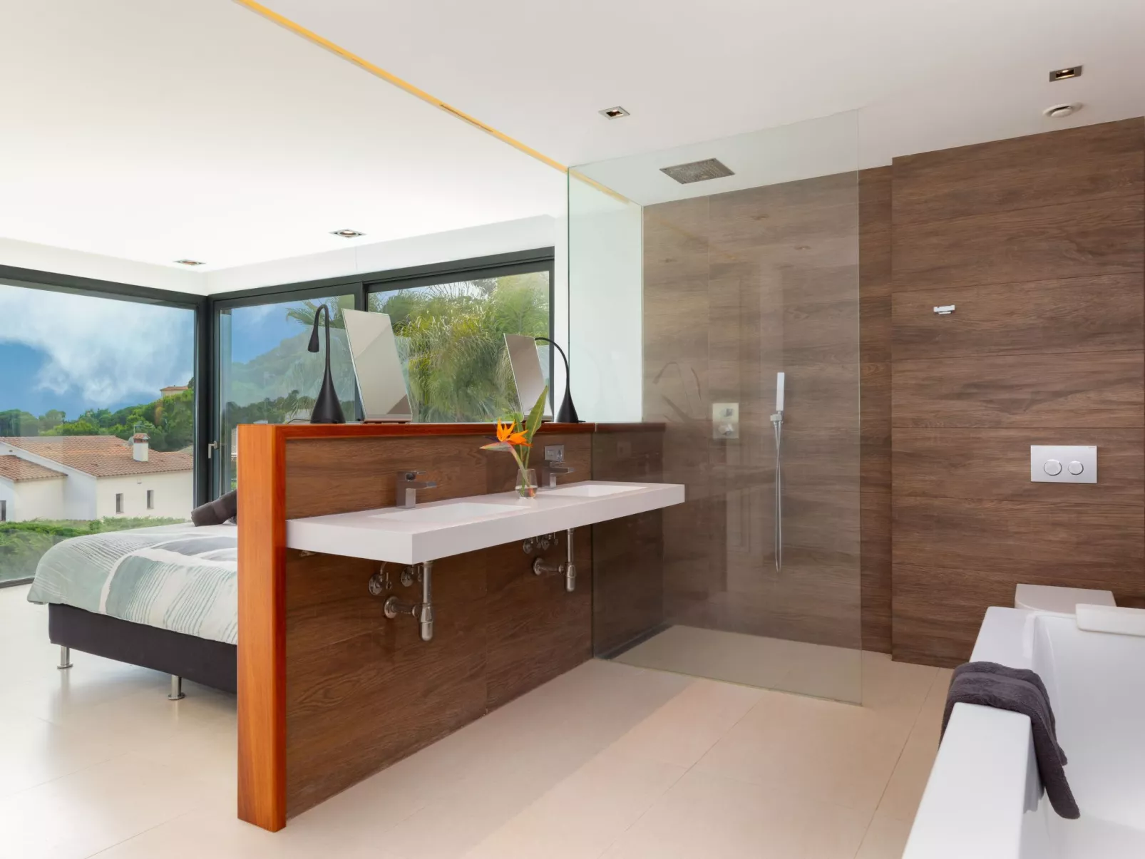 Luxuriöse Villa mit fantastischem Meerblick und Pool-Binnen