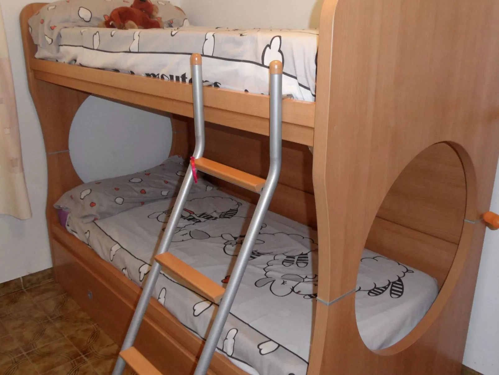 Für 2 Personen und 4 Kinder-Binnen