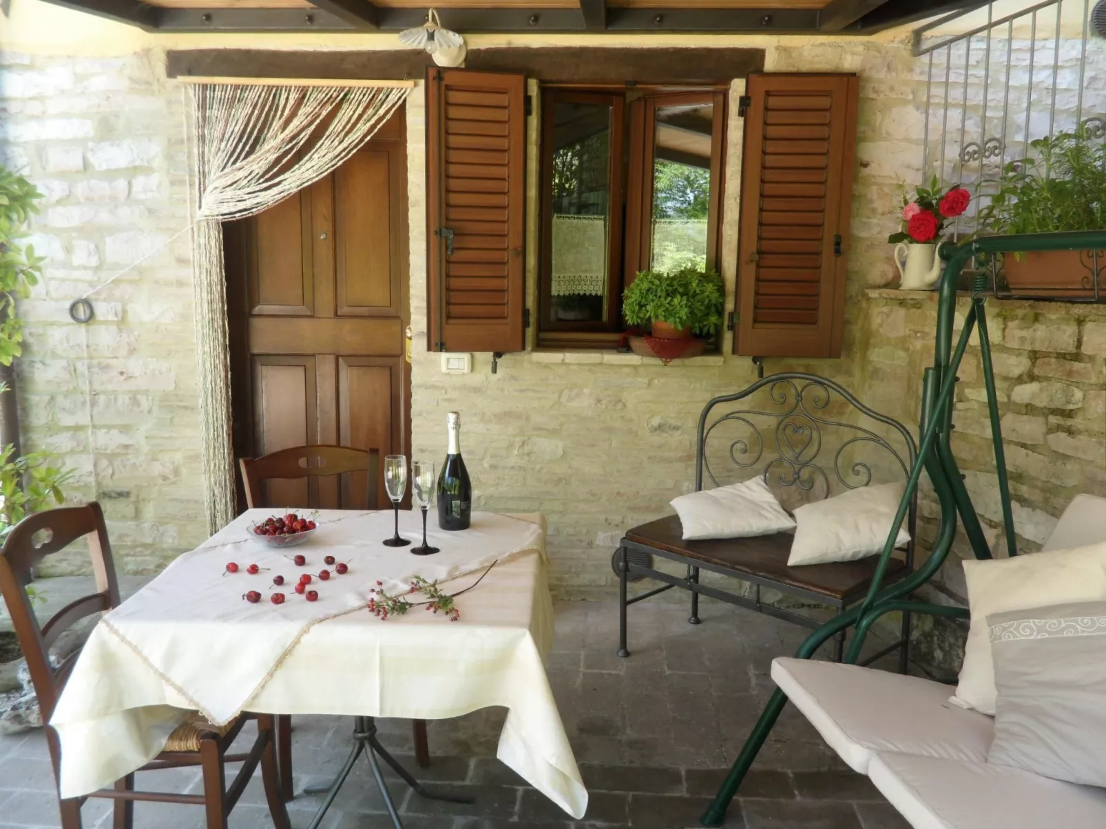 Flacher Flieder-Binnen