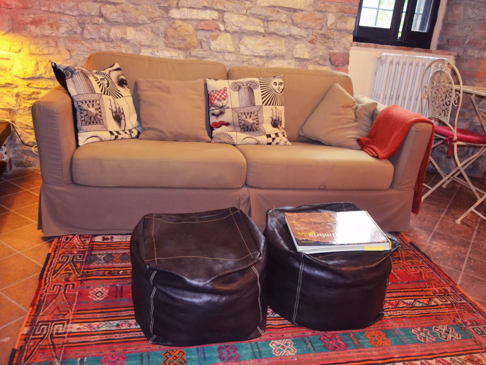 Altes Steinhaus mit Garten-Image-tags.info