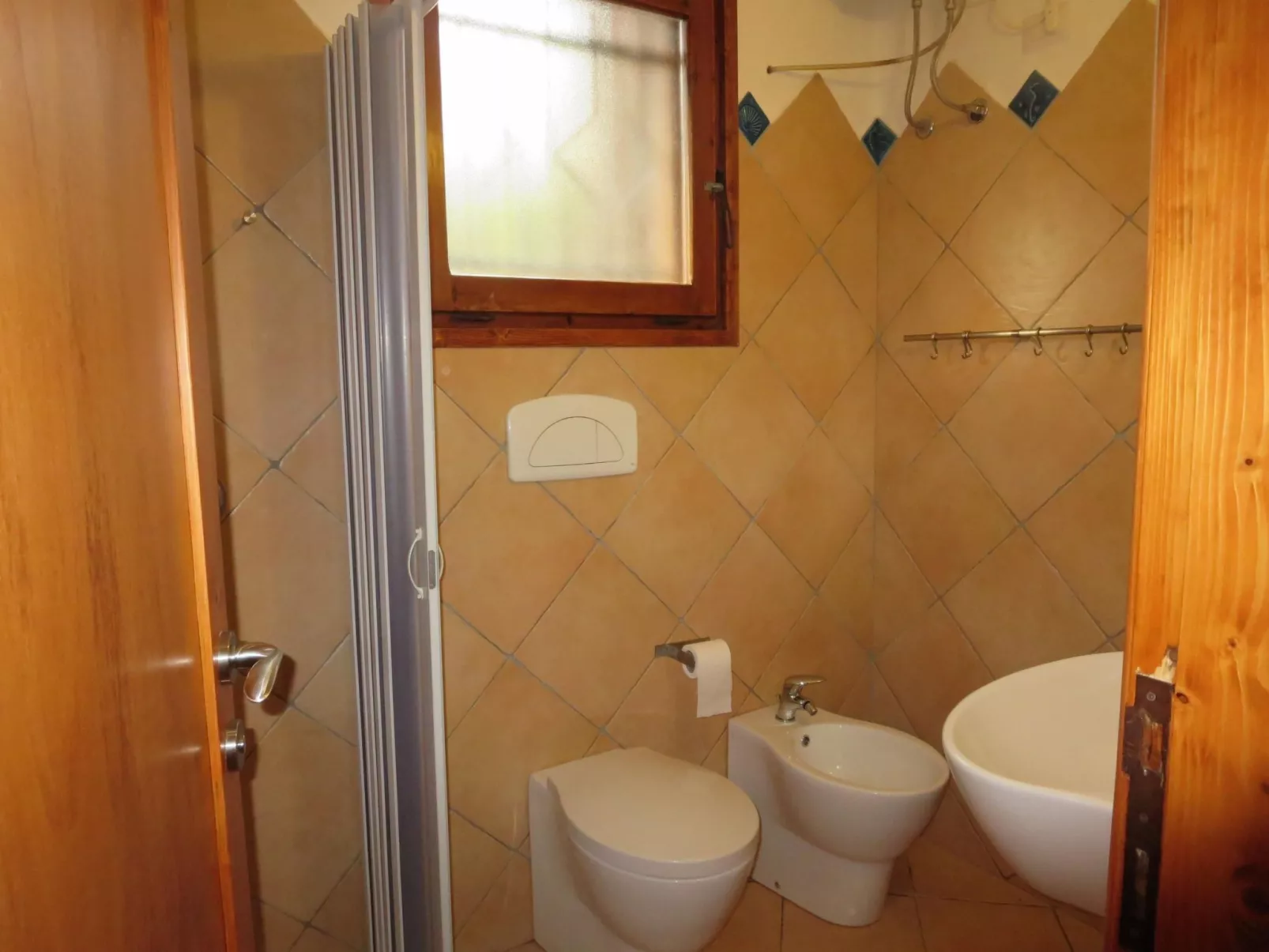 Trilo Alex-Image-tags.info