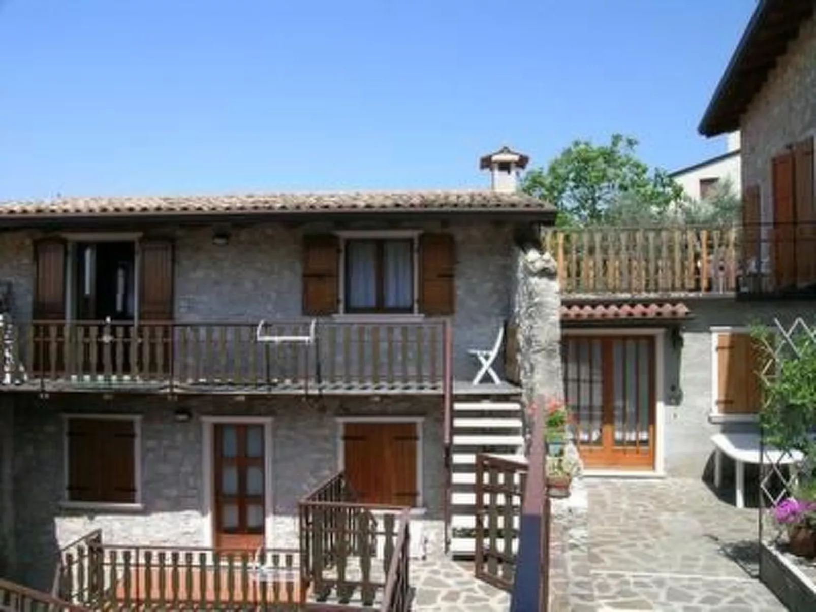 APARTMENT LAURA-Buiten