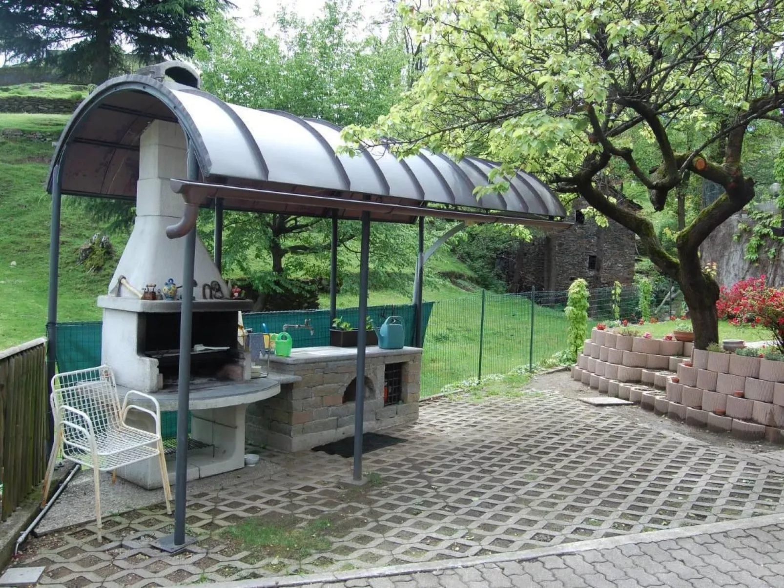 Wohnung Annetta mit Sicht auf See und Berge 75 m²-Buiten