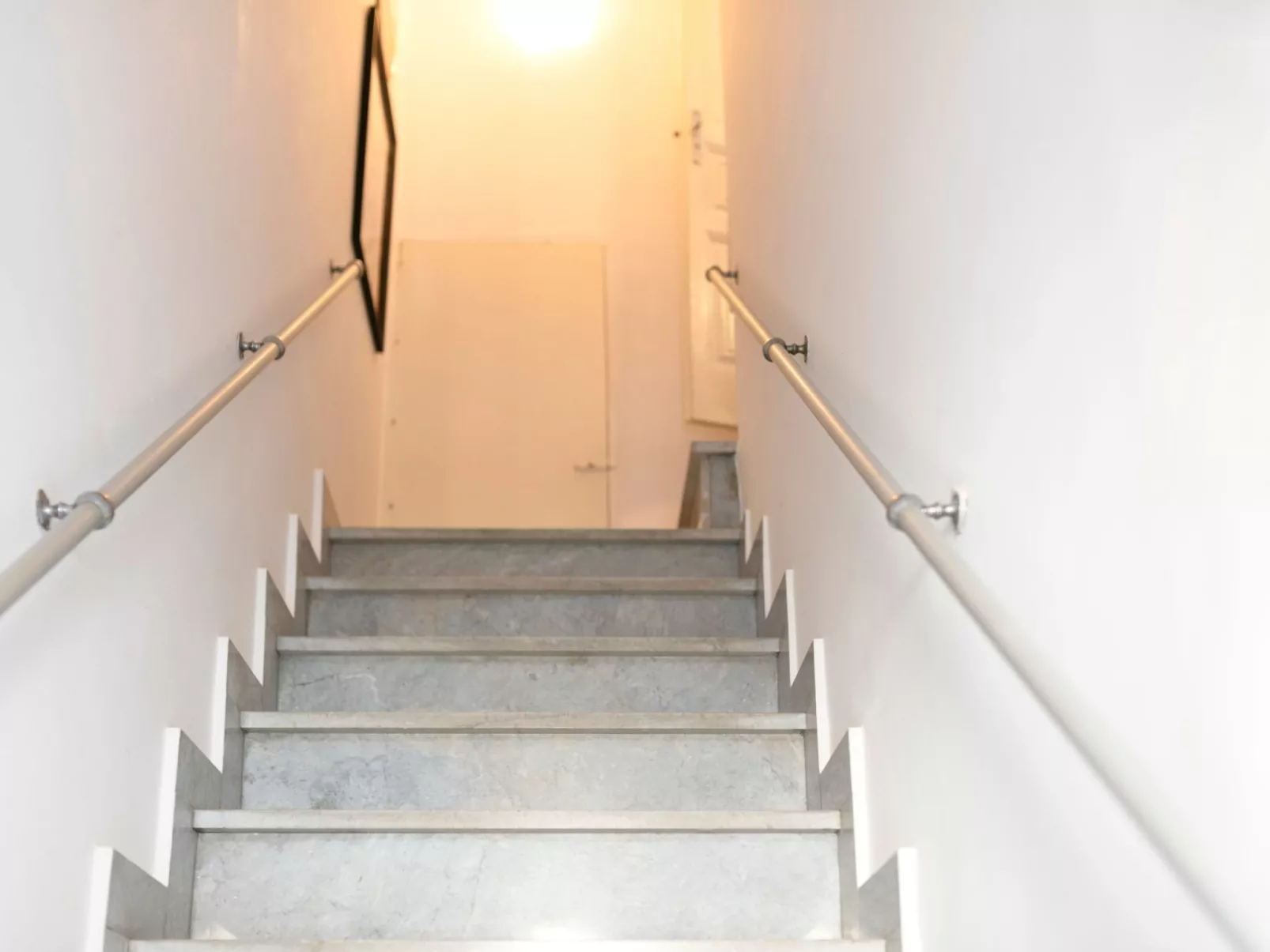 Oma Im Haus in der Mitte-Binnen