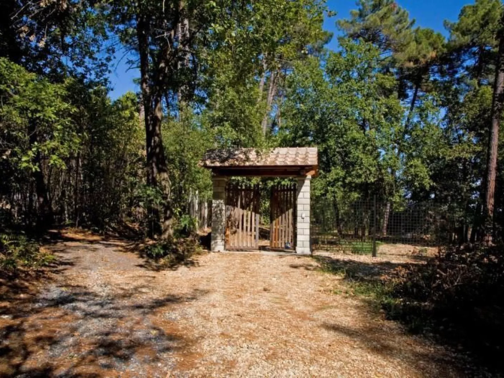 Villa Liz' Anwesen mit privatem Pool-Buiten