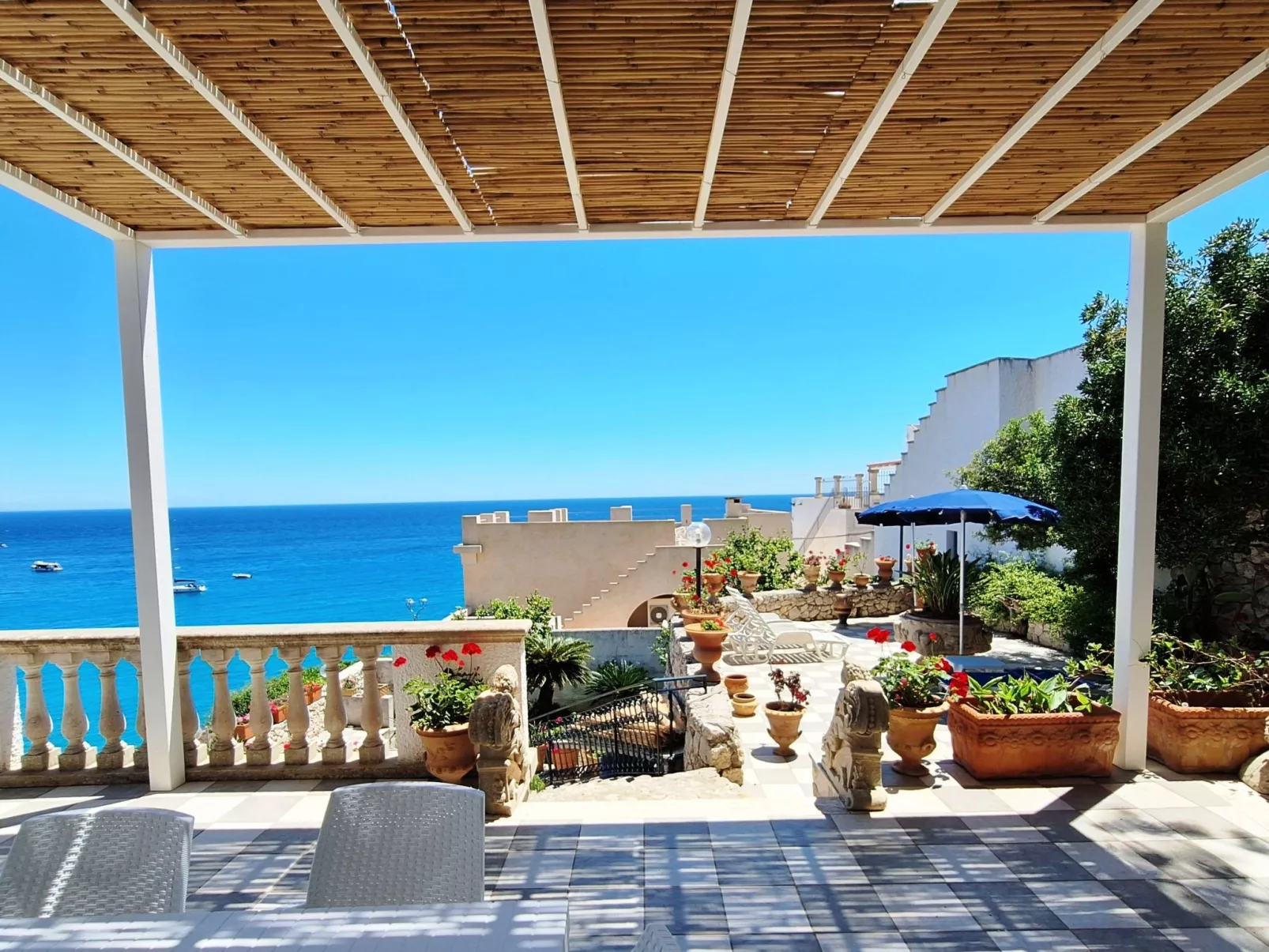 'Villa Rizzo' mit Terrasse-Buiten