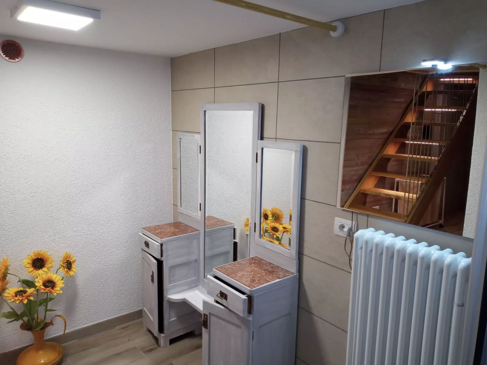 Freistehendes Haus mit eingezäuntem Privatgarten-Binnen