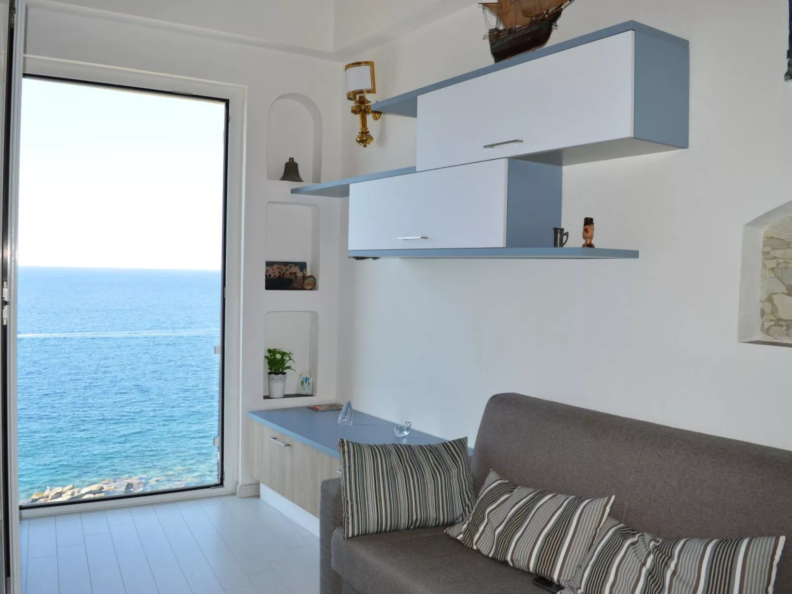 Charmantes Appartement in Moneglia mit Großer Terrasse-Binnen