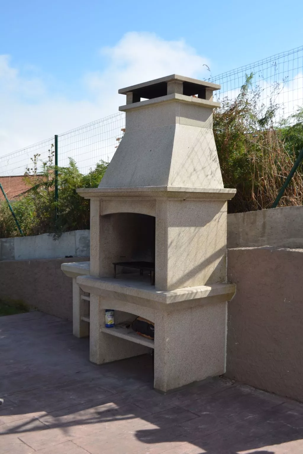 In Outes mit Sonniger Terrasse und Meerblick-Buiten