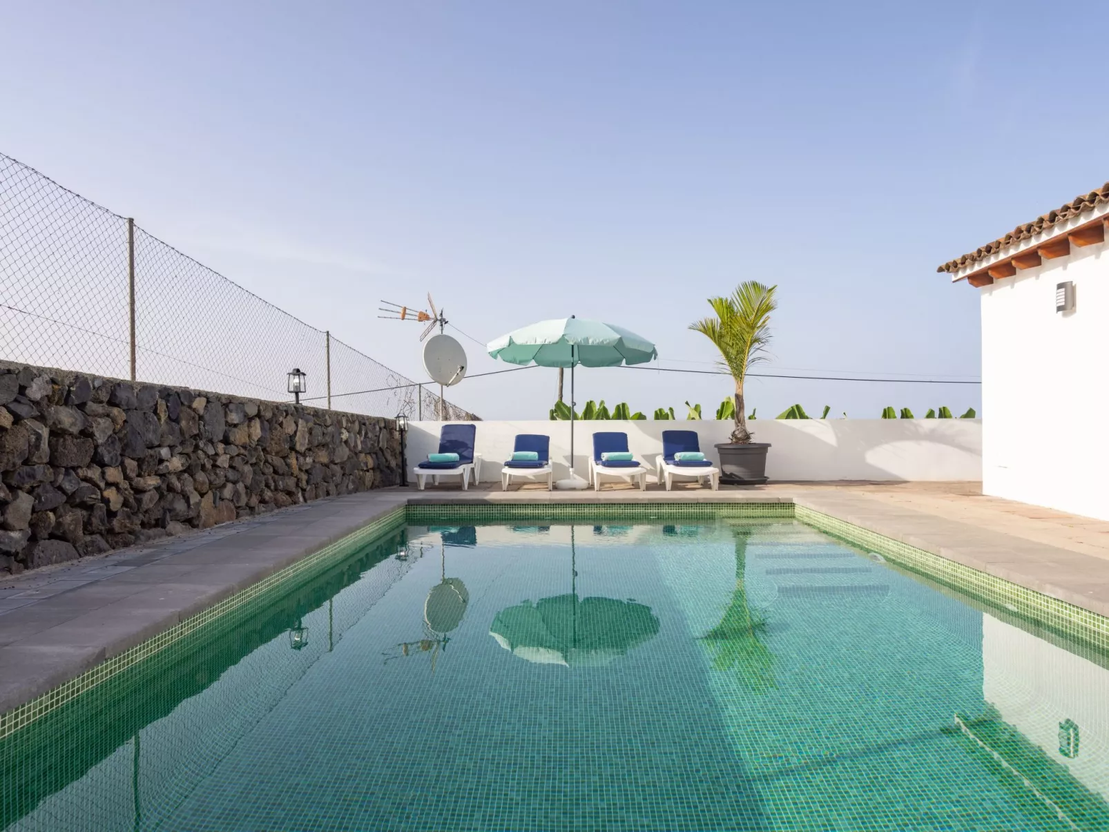 Cruz de los Martillos-Buiten