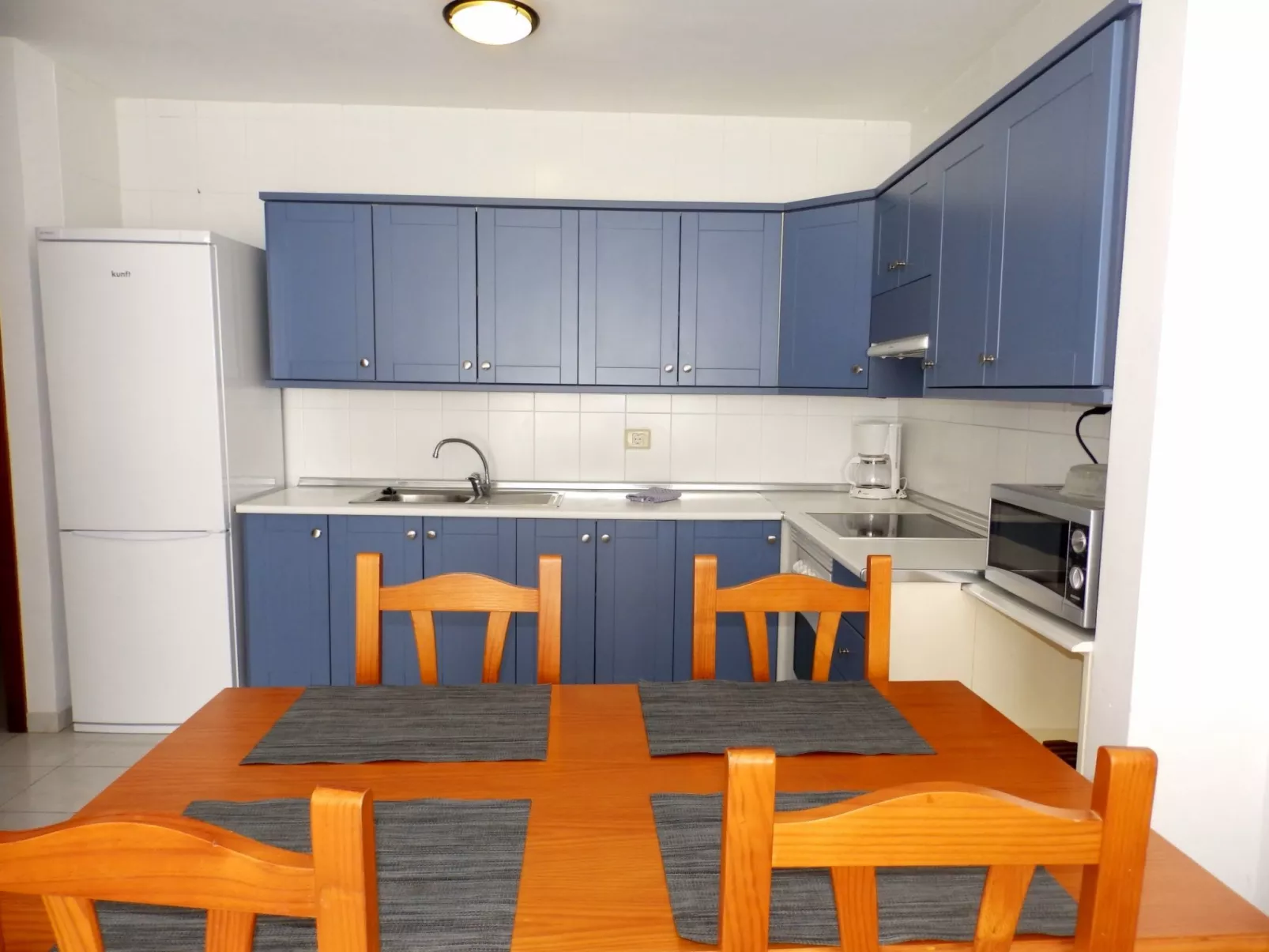 Ferienunterkunft "Apartamento Mirazul".-Binnen