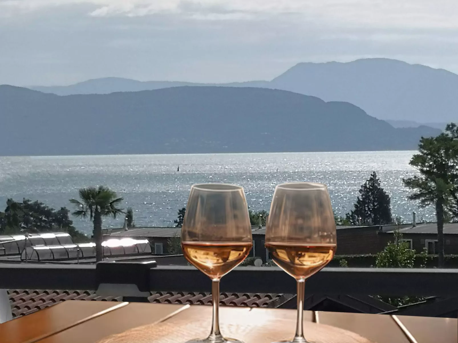 Freifläche mit direktem Zugang zum Strand-Buiten