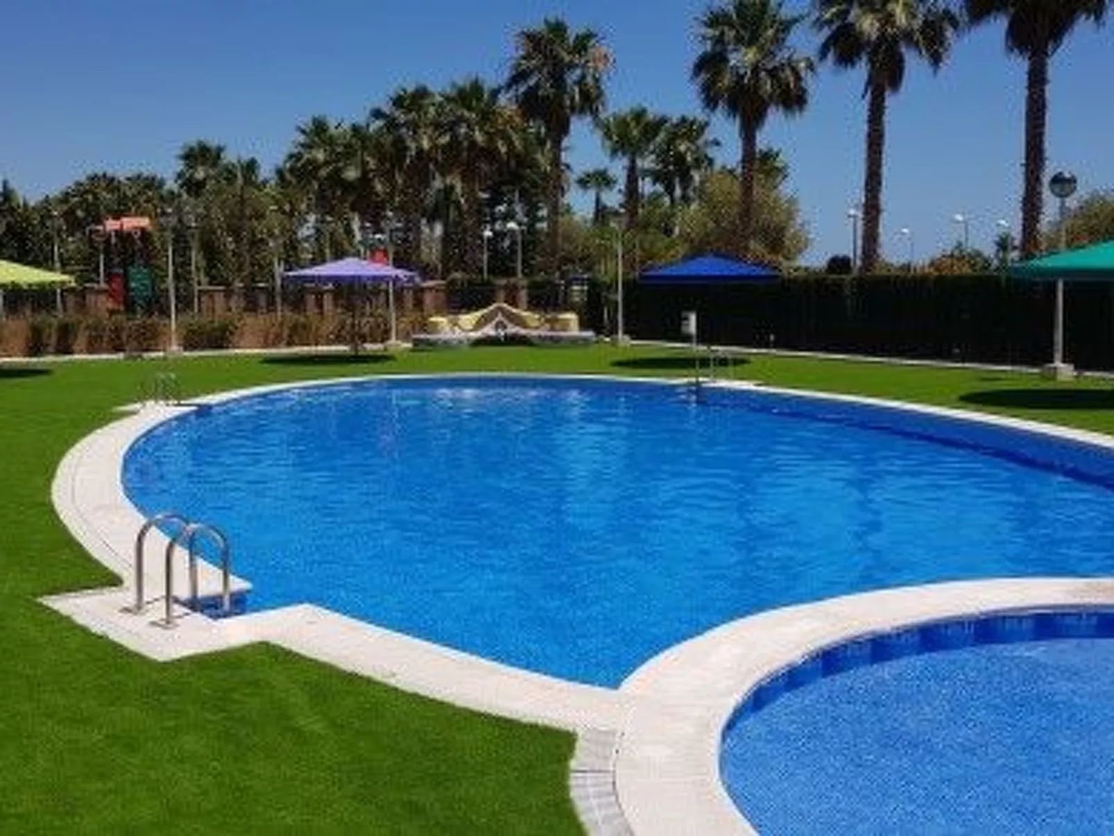 Drei-Schlafzimmer-Wohnung mit Blick auf das Meer-Image-tags.info