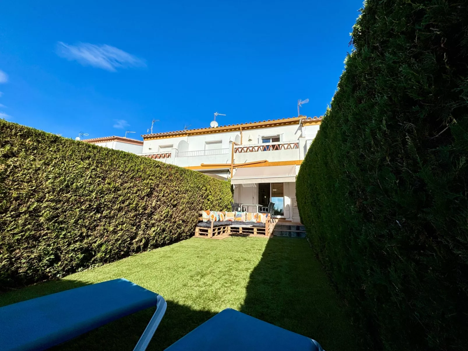 Casa Fluvià mit Gemeinschaftspool-Buiten