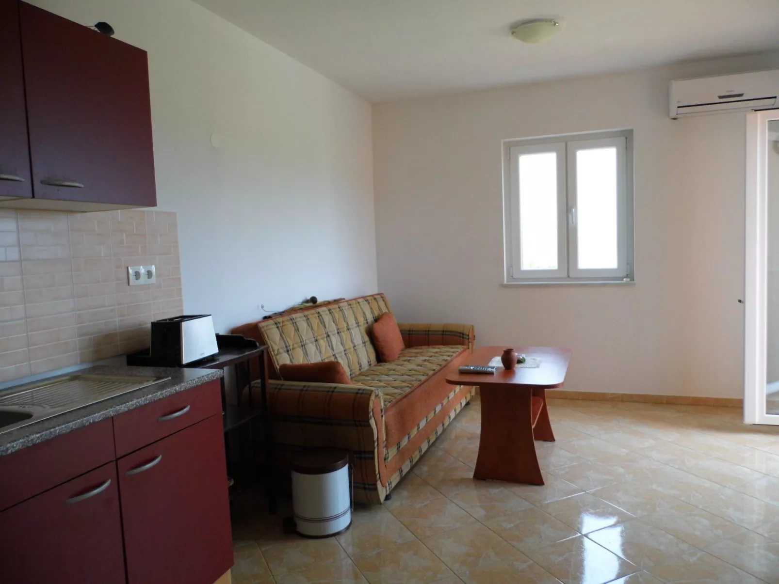 Wohnung mit Terrasse-Binnen