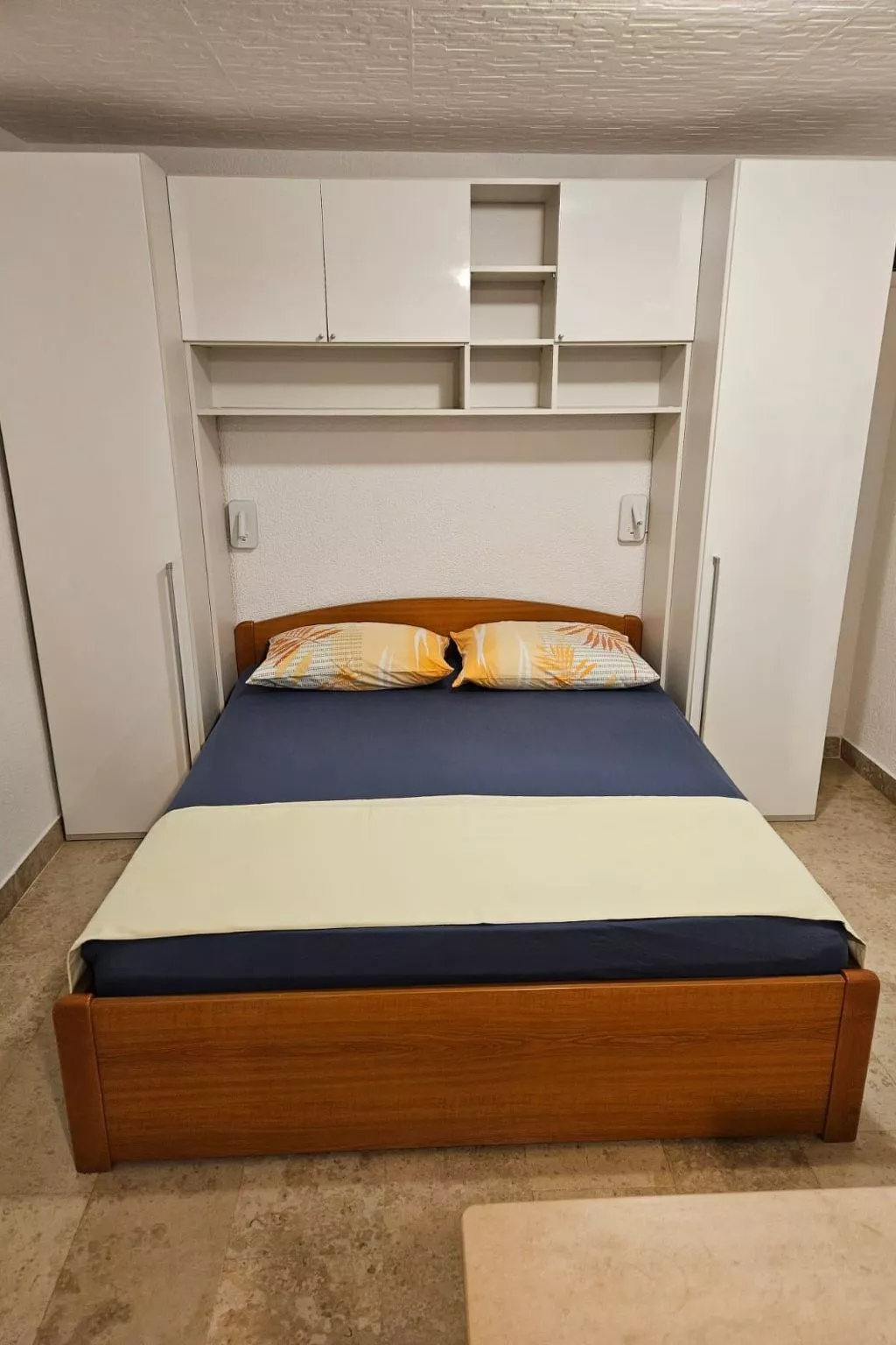 "Second" mit Terrasse-Binnen