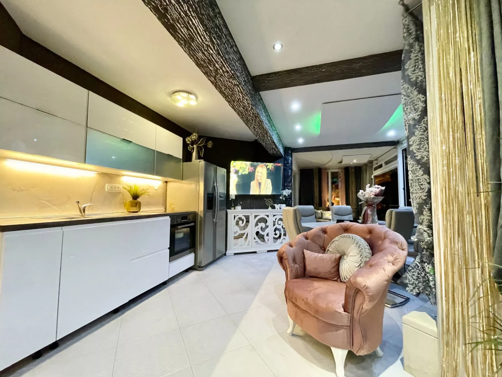 Schönes Appartement am Strand mit Terrasse-Binnen