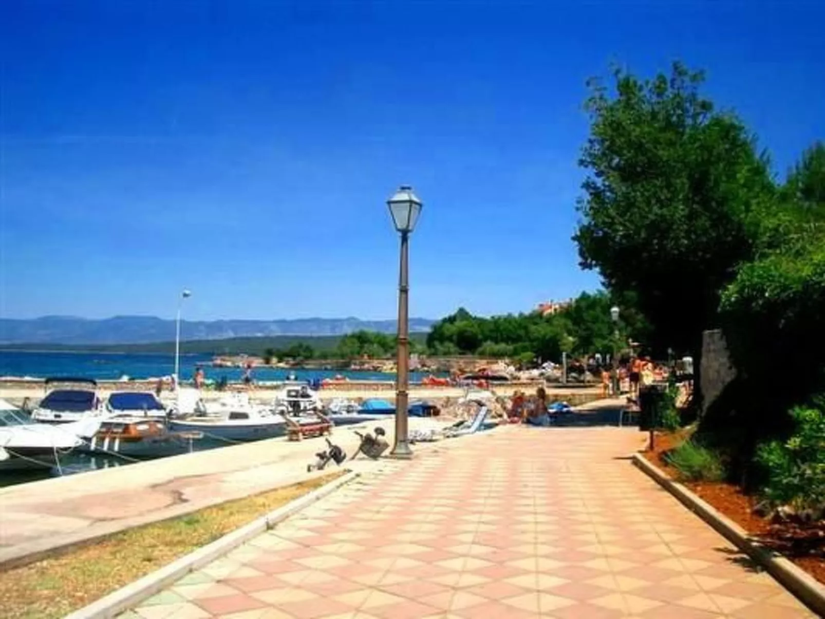 Mit Blick auf das Wasser-Buiten