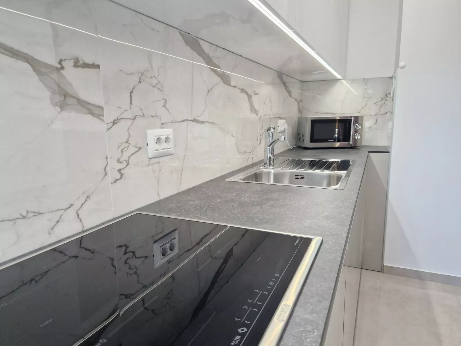 In Baška mit Eigenem Balkon-Binnen