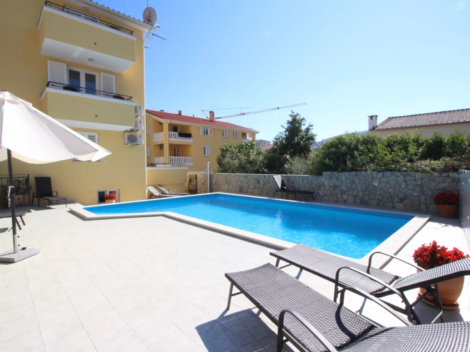 Gemütliche Ferienwohnung in Baška mit gemeinsamem Pool und Grill-Image-tags.info