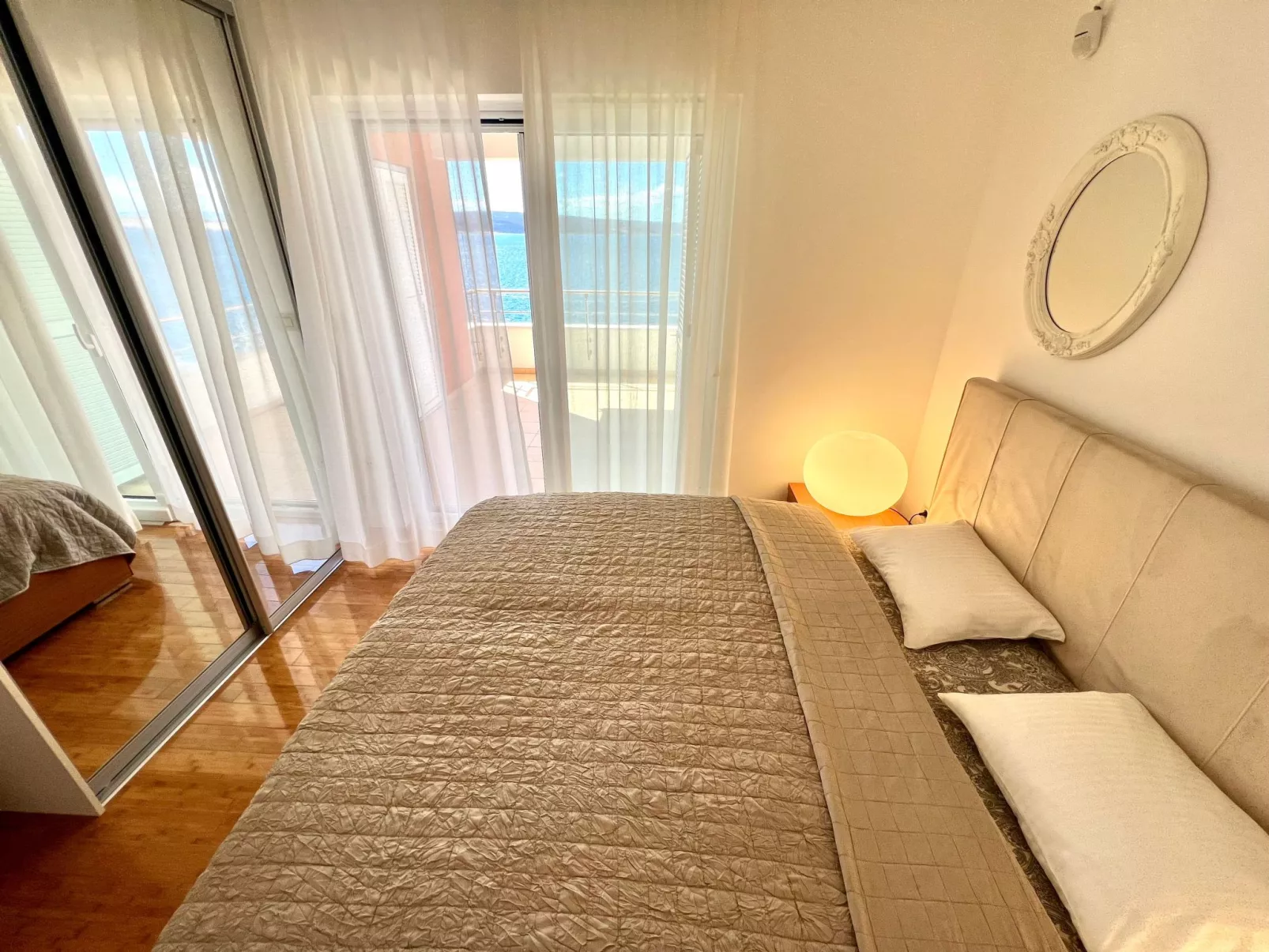 Golden View-Image-tags.info