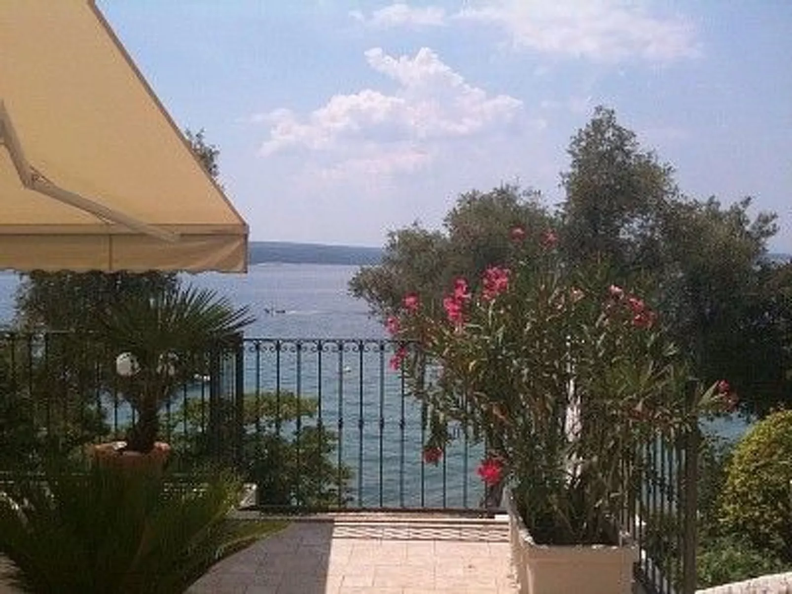 Für vier Personen mit Balkon-Buiten