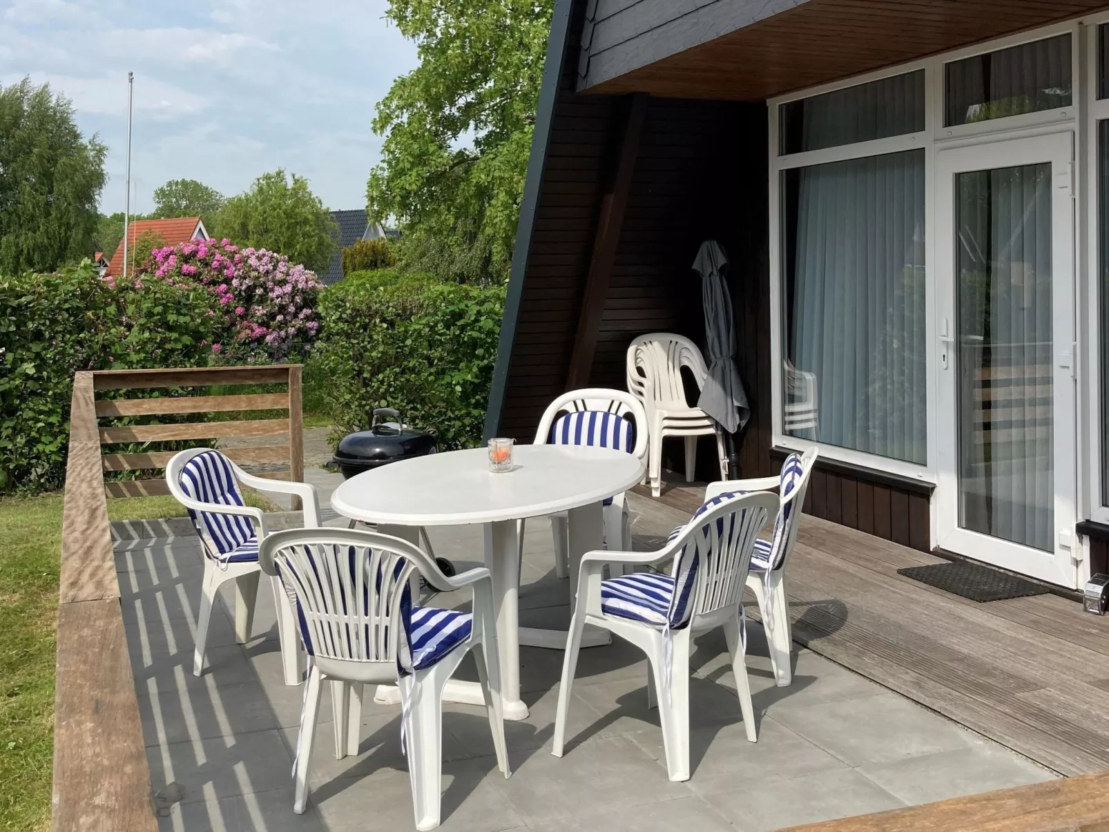 Nettes Ferienhaus in Fedderwardersiel-Buiten